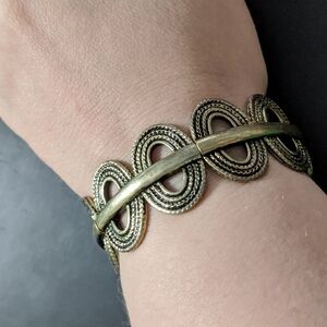 Brass Tone Oval Stretchy Elastic Statement Bracelet